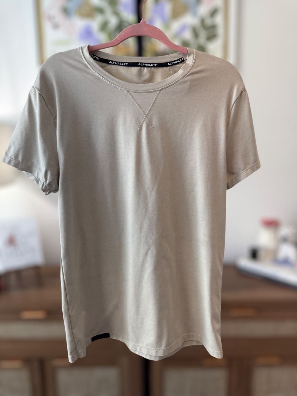 Alphalete Short Sleeve Crewneck Pullover Athletic T-Shirt Beige Mens Size Medium